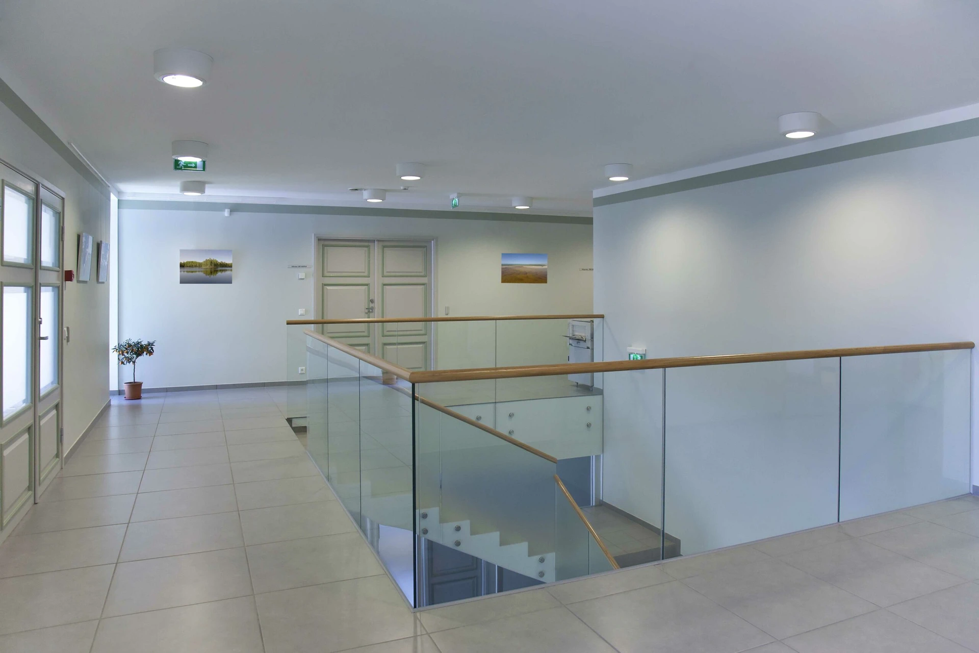 862254-stairwell-and-open-plan-room-with-large-windows-an-2022-03-04-02-22-13-utc Michigan
